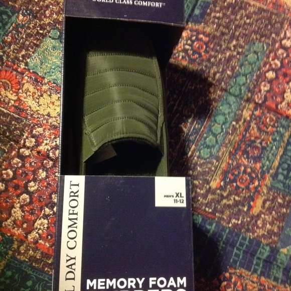 Haggar Men's Venetian Quilted Nylon Olive Slippers Size: XL(11-12) New in Box - Picture 2 of 6